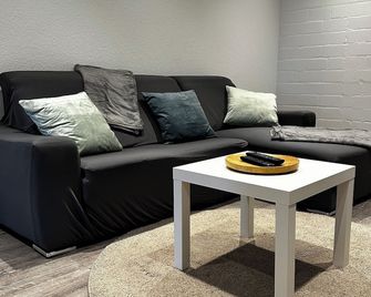 Charming vacation apartment in village location - Bremervörde - Wohnzimmer