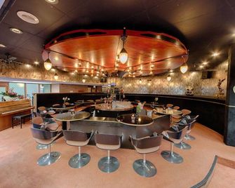 Room with Balcony! Indoor Pool, Close to National Park De Sallandse Heuvelrug! - Rijssen - Bar