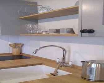 Shepherd's Hut in Sussex With Fire Pit & Wildlife - Steyning - Cocina