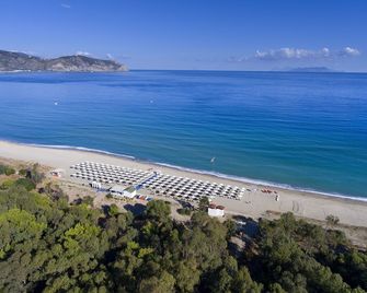Voi Baia Di Tindari Resort - Furnari - Plage