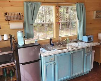 Lighthouse Cabins Maine - Tremont - Kitchen
