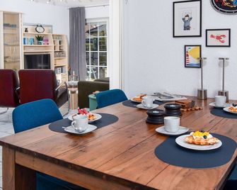 Spiekeroog by Interhome - Norden - Dining room