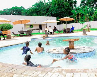 Highlands Lodges and Apartments - Harare - Pool