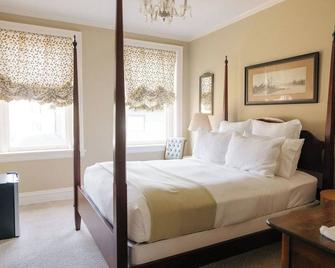 Ironclad Inn and Bourbon Room - Fredericksburg - Habitación