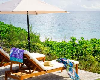 NEW Luxury Beachfront Home with 4 bedrooms. Ocean views, Designer Island Villa - Marsh Harbour - Patio
