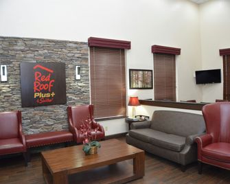 Red Roof Inn Plus+ & Suites Chattanooga - Downtown - Chattanooga - Huiskamer