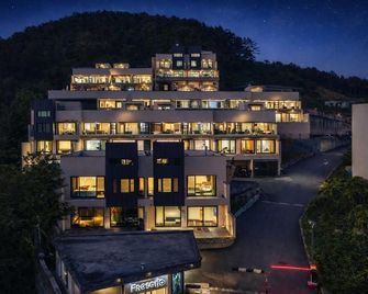 Caserio - Gapyeong - Building