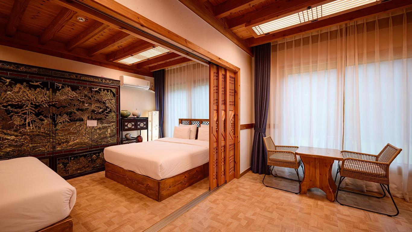 Jeonju Wangyijimil Hanok Hotel