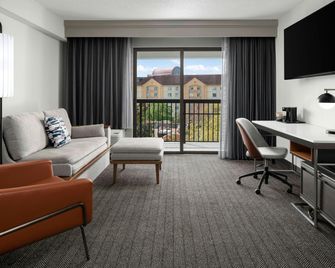 كورتيارد باي ماريوت جاكسونفيل باتلر بوليفارد - جاكسونفيل (فلوريدا) - غرفة معيشة