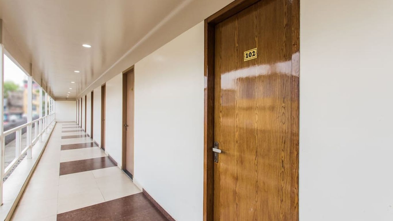 OYO 11929 Hotel Ridhi Sidhi