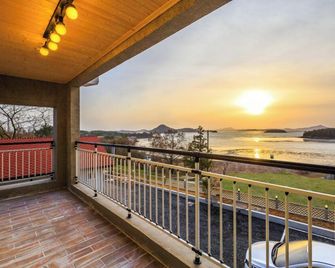 Hue Travel Pension - Muan - Balcony