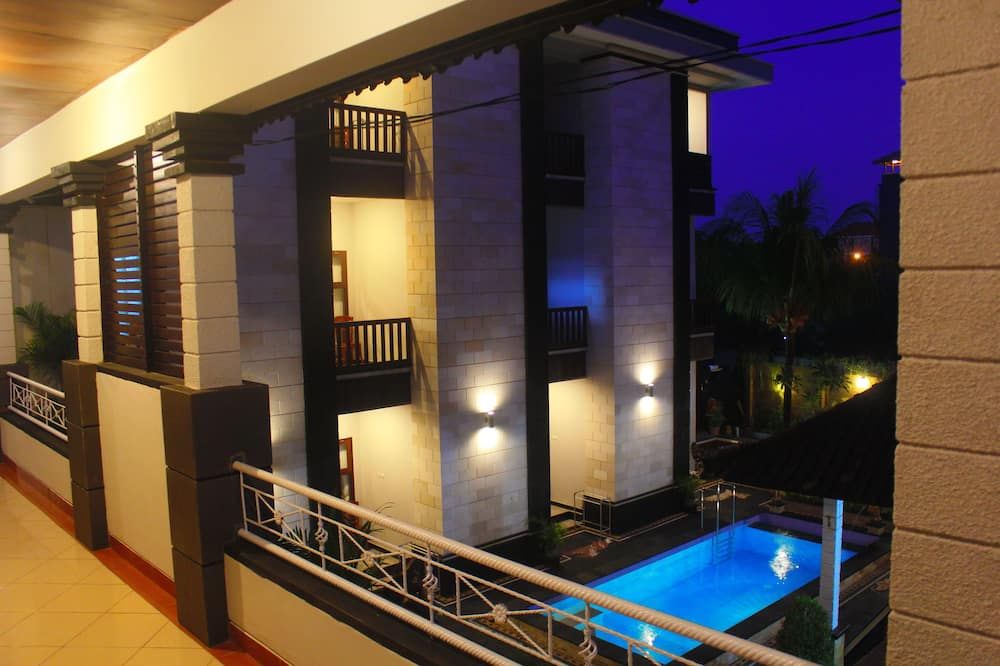 Dancenter New Asta Graha Homestay - קוטה - בניין