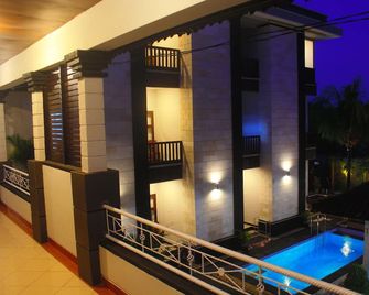 Dancenter New Asta Graha Homestay - Kuta - Toà nhà