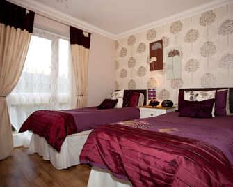 Riverbank View Three Bedroom Apartment with Free Parking - York - Bedroom