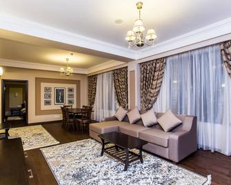 Best Western Plus Atakent Park Hotel - Almaty - Wohnzimmer