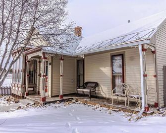Mountain View Victorian With Hot Tub! - Leadville - Building