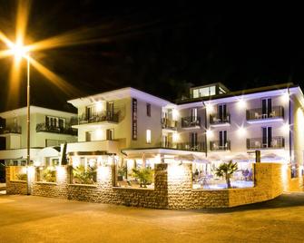 هوتل إيدن جاردا - غردة - مبنى