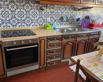 Cozy room with balcony in Celas - Coimbra