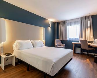 Hotel Campanile Málaga Aeropuerto - Málaga - Bedroom