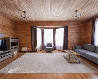 Ski Paradise hotel - Karakol - Living room