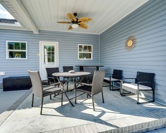 Serene Oak Island Home with Private Saltwater Pool! - Oak Island - Patio