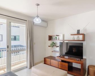 Modern and Fully-equipped Apartments 100m From Central Beach - VTR - Balneário Camboriú - Living room