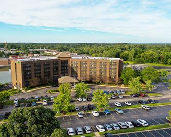 Holiday Inn Chicago Nw Crystal Lk Conv Ctr - Crystal Lake - Building