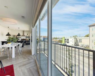 The Carter by AvantStay Spacious Stay Near Downtown - Nashville - Balcony