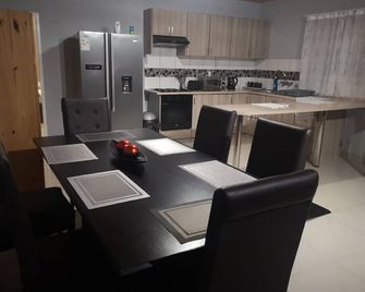 Tuvawa Luxury Suites - Walvis Bay - Dining room