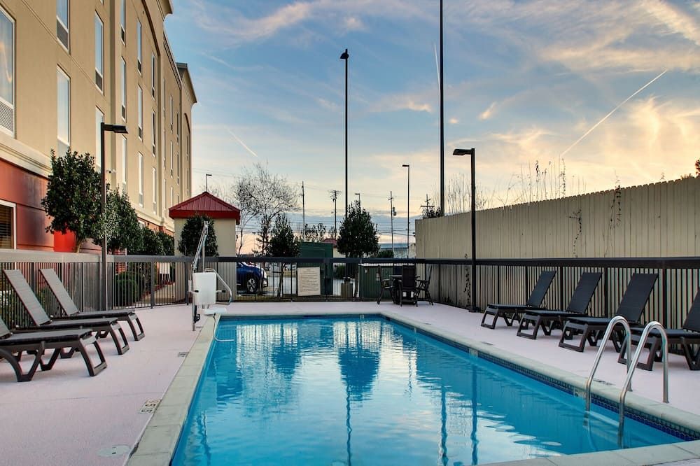 Pool view of Hampton Inn Shreveport-Airport