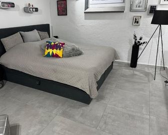 Gemütliches Kellerzimmer + Bad - Bocholt - Chambre