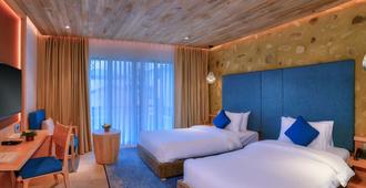 Hotel Barahi - Pokhara - Bedroom