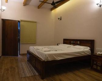 Sultanpur Resorts - Gurugram - Yatak Odası