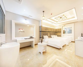 Sh Hotel - Yeongam - Habitación