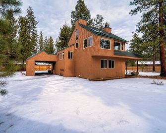 Unique Private Cabin in the Pines in Sisters! Clean & Cozy! - Sisters - Building