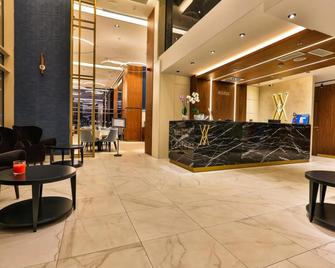 Hotel Wow - Budva - Salónek