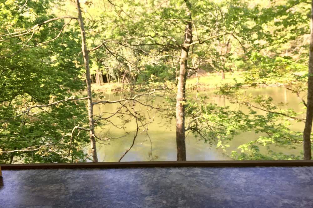 Charming Waterfront Cabin On The Oconaluftee River in Cherokee NC! - Whittier - Balcón