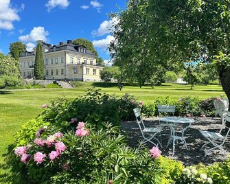 Färna Herrgård & Spa - Färna - Patio