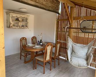 Heat Hostel - Susak - Dining room