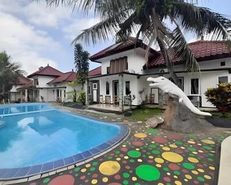 Seulawah Resort And Cafe - Batu - Bazén