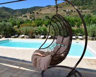 Taormina Villa Ibiscus Alcantara - Gaggi - Piscina