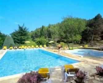 Hotel Le Robinson - Beaucaire - Pool