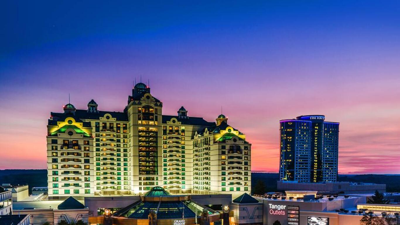 ذا فوكس تاور آت فوكسوودز