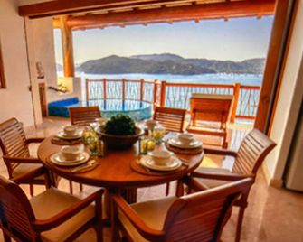 Luxurious Pacifica Grand Senior Suite - איקסטפה זיהואטנחו - מסעדה