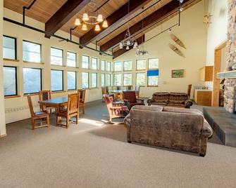 The Bright Corner Studio 132 - Kirkwood - Living room