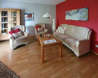 Bright And Spacious 4 Star Apartment To Escape The Everyday - Bad Marienberg - Soggiorno
