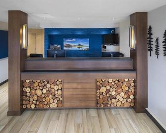 Accent Inns Kelowna - Kelowna - Front desk