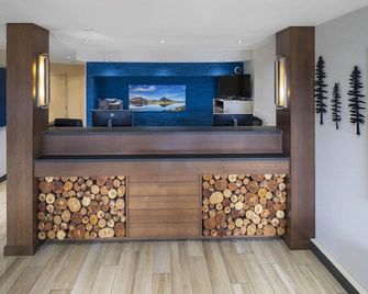 Accent Inns Kelowna - Kelowna - Receptionist