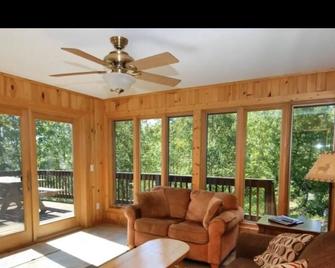 Peaceful scenic cabin - Cook - Sala de estar