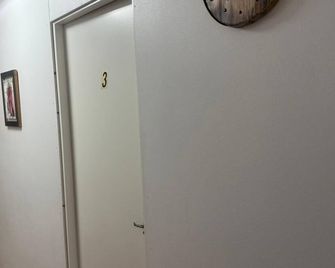 Guest House Julia- Cozy Stay in Kajaani - Kajaani - Hallway